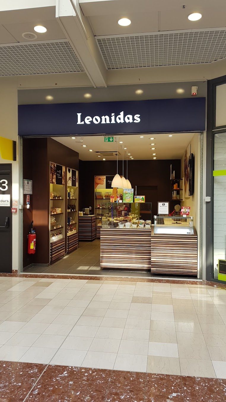 Stand Leonidas dans la galerie du centre commercial Carrefour La Creule à Hazebrouck