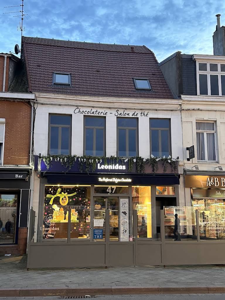 Façade de la boutique Leonidas Chocolaterie - Salon de thé, 47 place du Général de Gaulle à Hazebrouck
