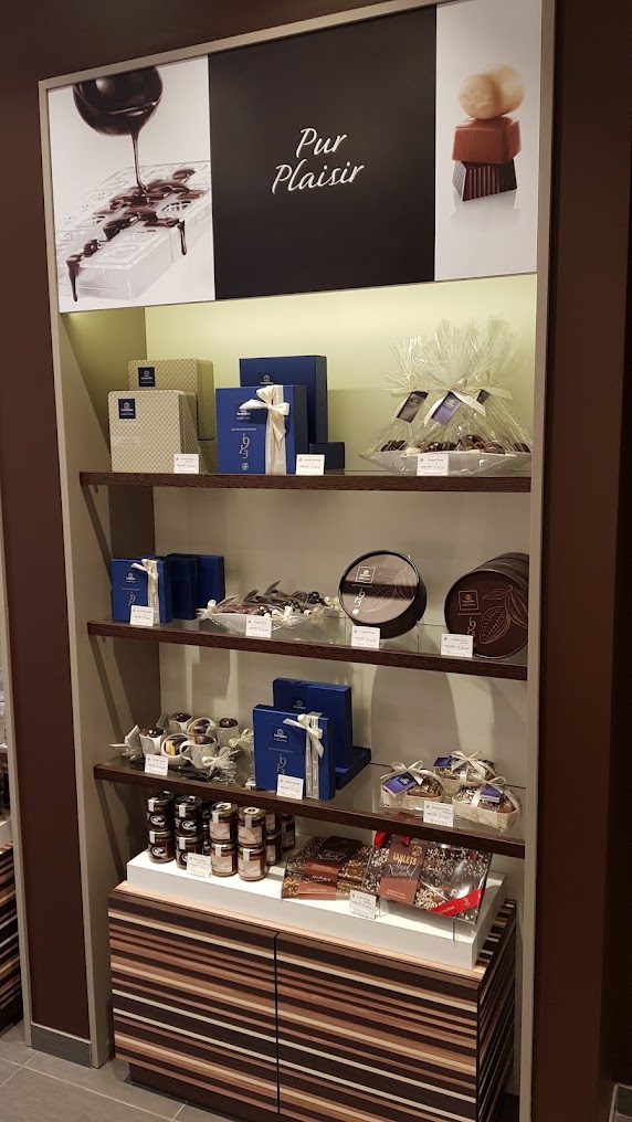 Comptoir de vente Leonidas du centre commercial La Creule